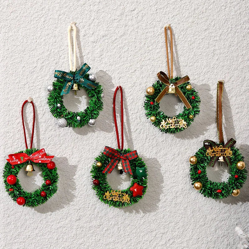 Merry Chrismas Wreath Pendant with Bell Car Door Hanging Decoration Mini Christmas Party Drop Wreath DollhouseOrnaments Supplies