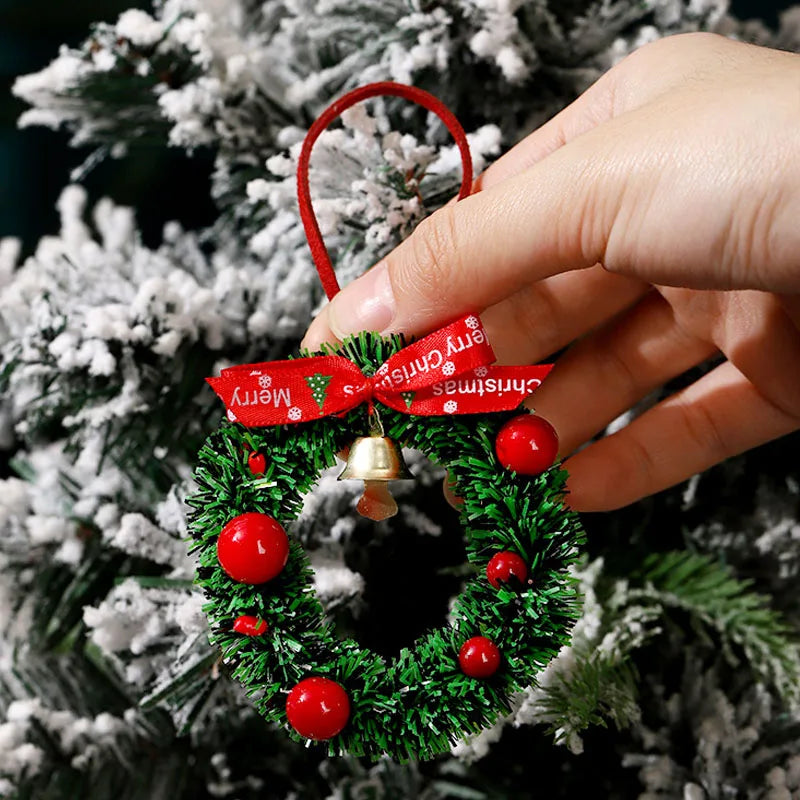 Merry Chrismas Wreath Pendant with Bell Car Door Hanging Decoration Mini Christmas Party Drop Wreath DollhouseOrnaments Supplies