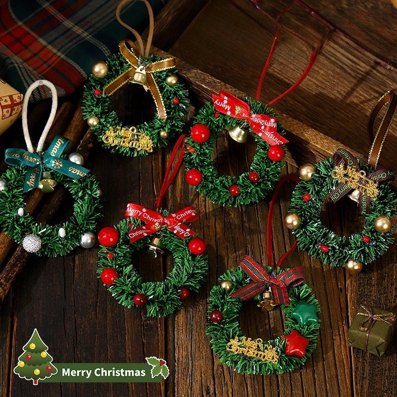Merry Chrismas Wreath Pendant with Bell Car Door Hanging Decoration Mini Christmas Party Drop Wreath DollhouseOrnaments Supplies